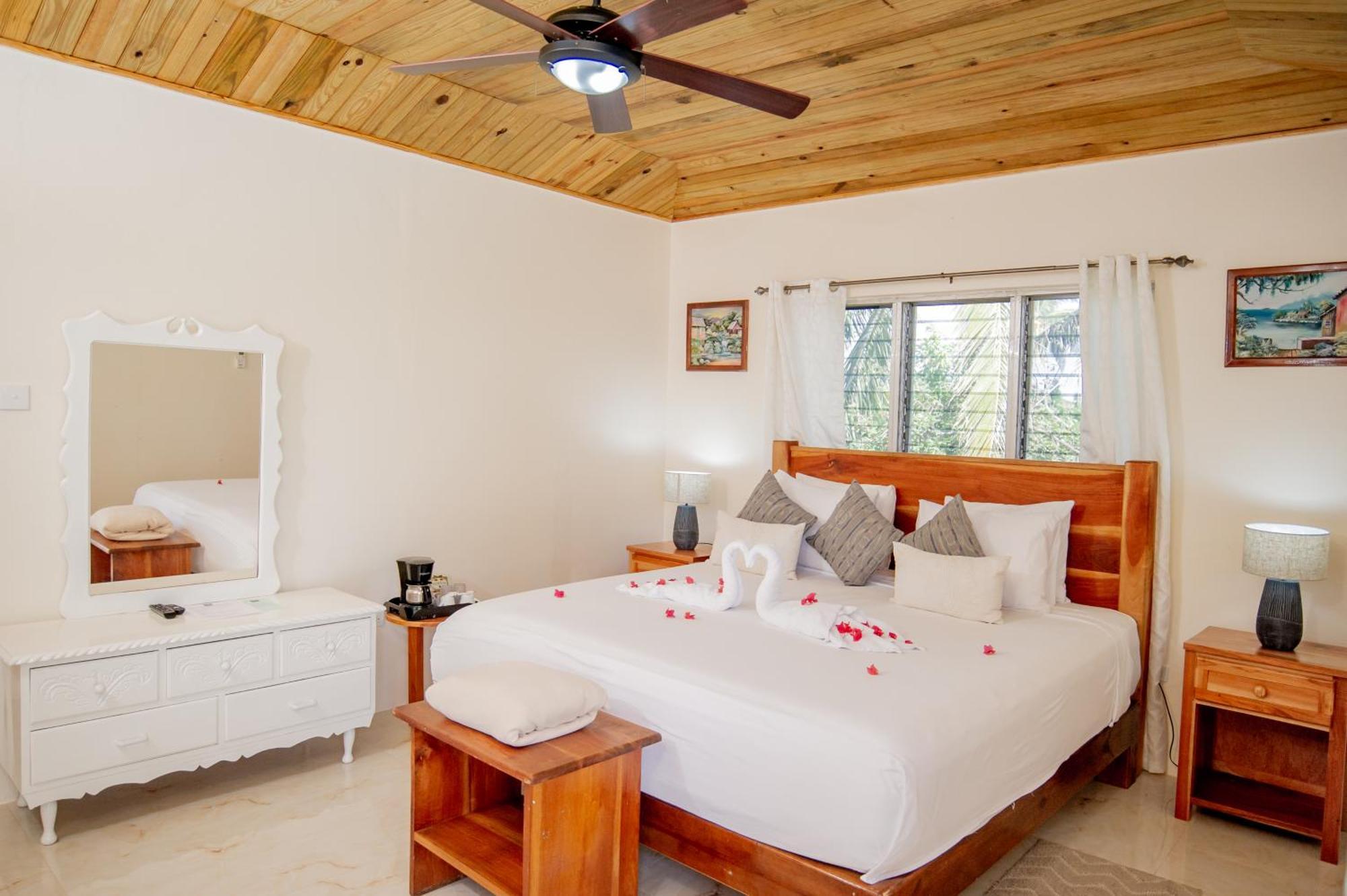 تريجر آيلاند بيتش Beyond Sunset Resort & Villas المظهر الخارجي الصورة